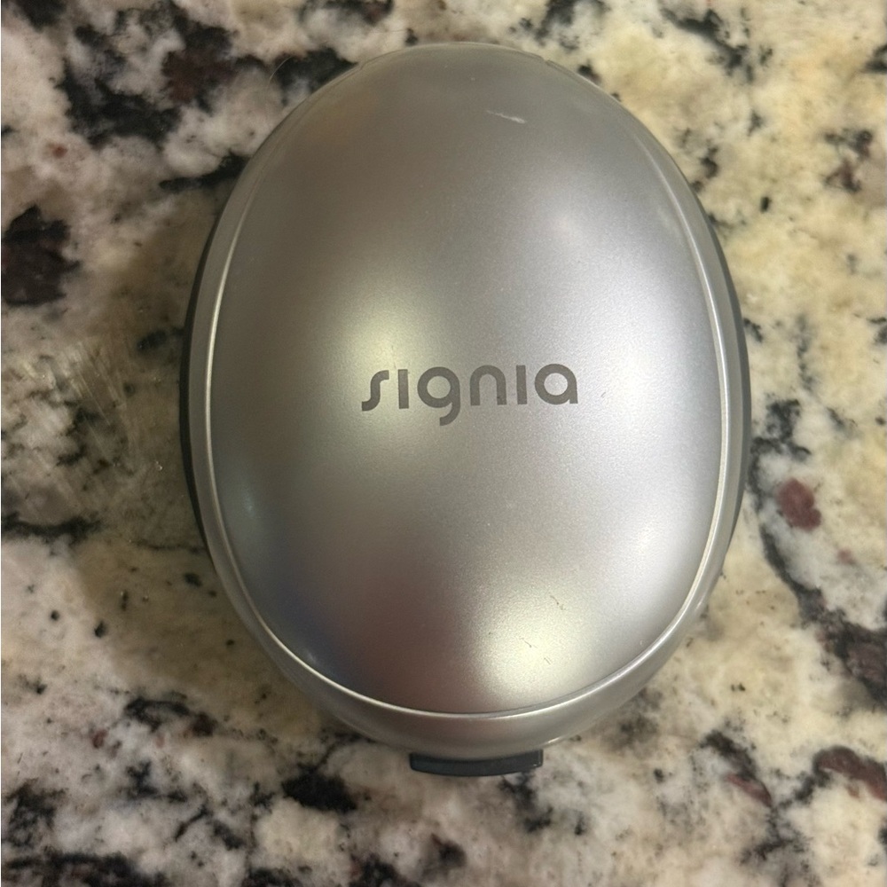 Signia Silver Hearing Aid Case orion 2 pair bte set